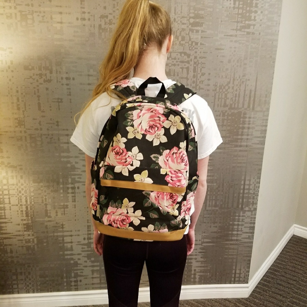 NEW! Floral Backpack with external Charging